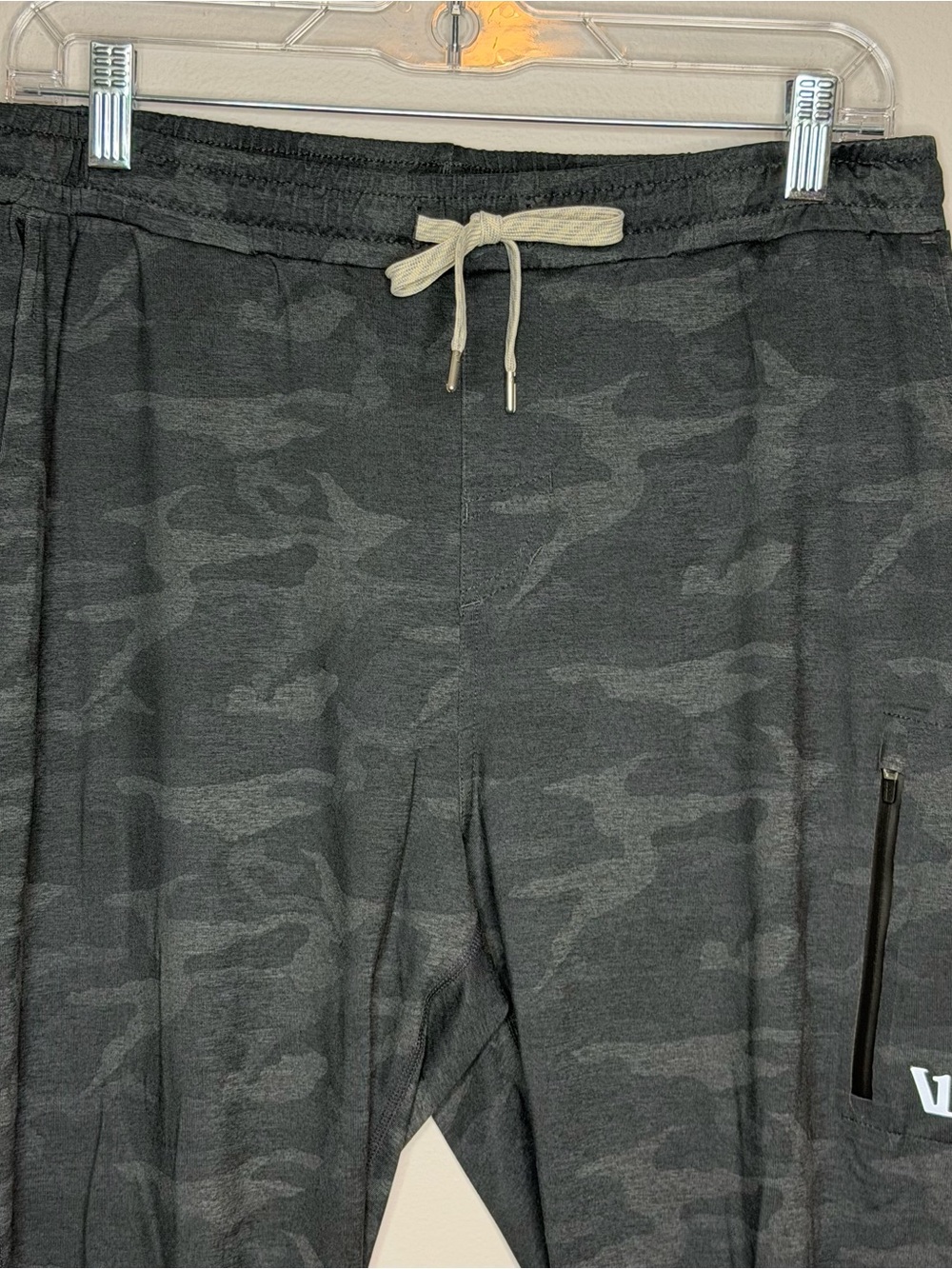 Vuori Sunday Performance Camo Jogger Men’s M/L - Picture 10 of 15